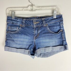 Celebrity pink blue denim rolled cuff jean shorts size 5 mall brand